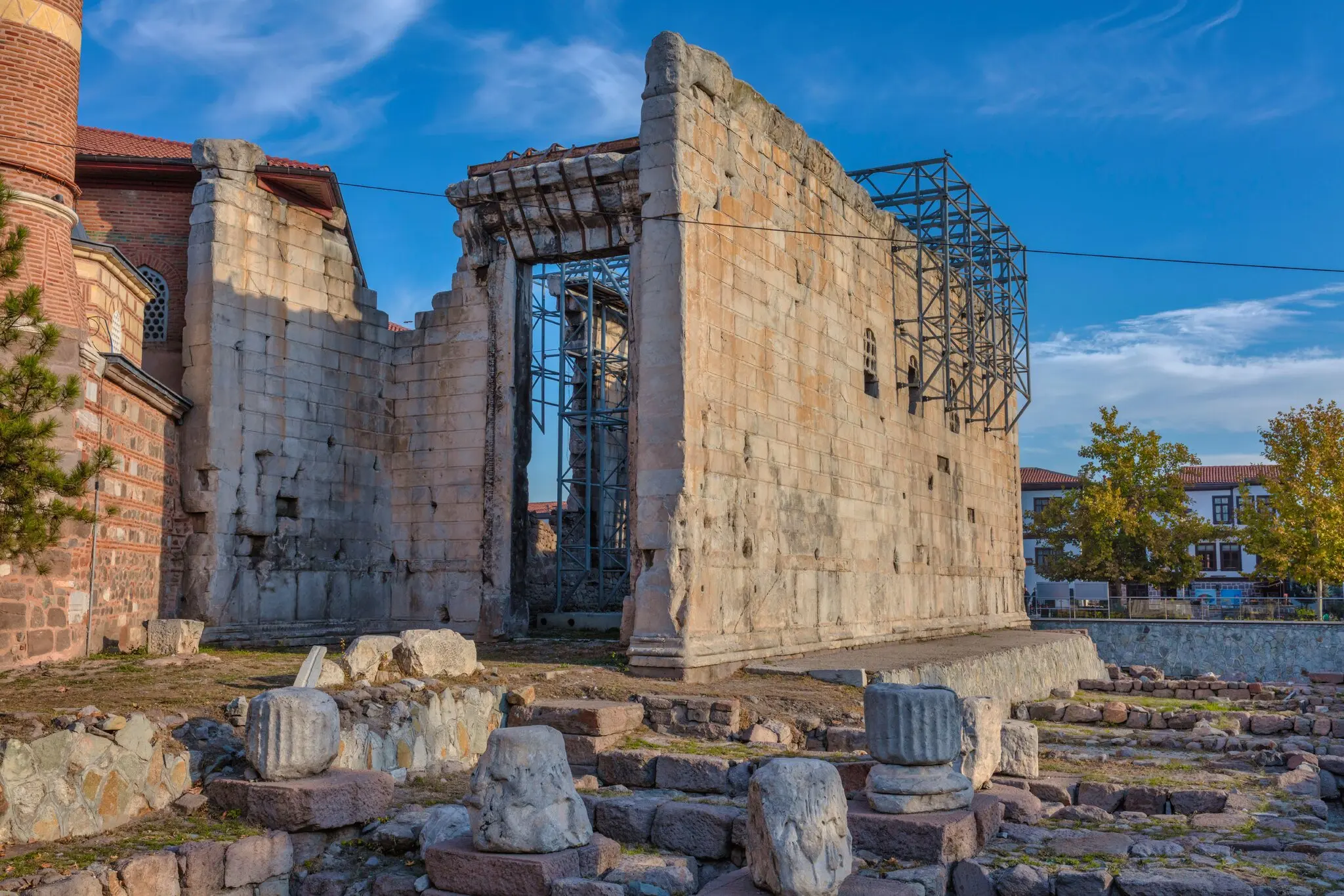Штучний інтелект DeepMind допоміг датувати напис римського імператора Августа